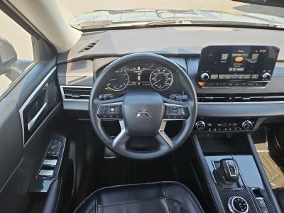 2023 Mitsubishi Outlander SE
