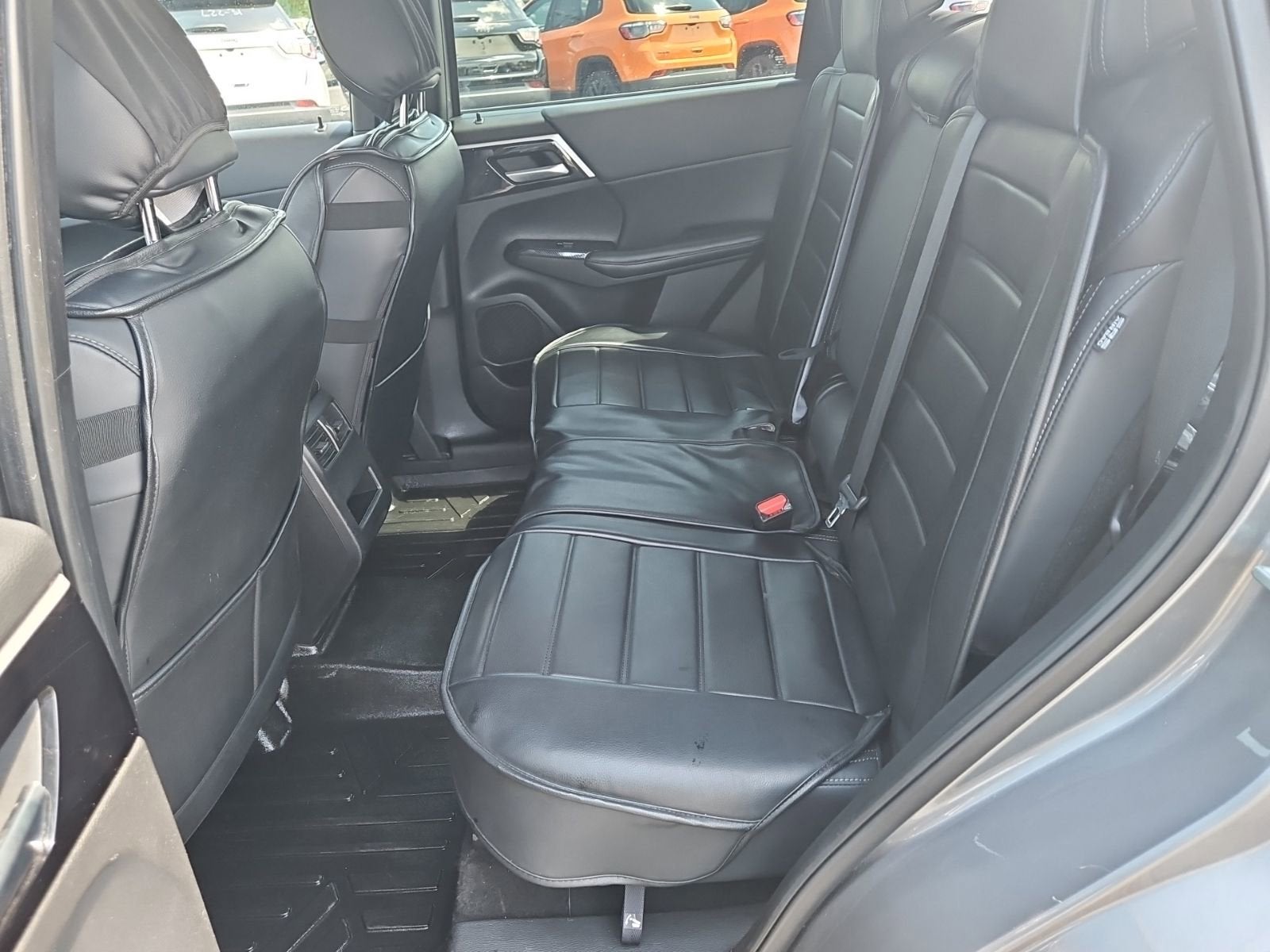 2023 Mitsubishi Outlander SE