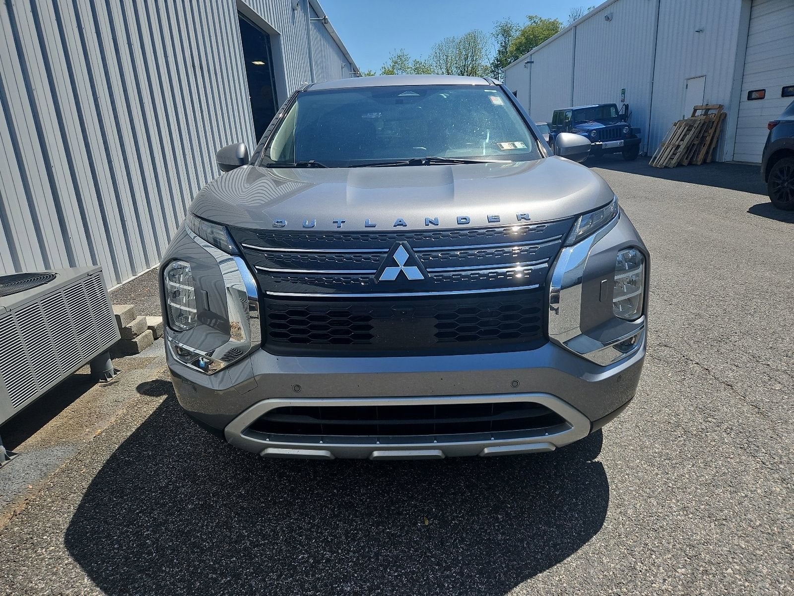 2023 Mitsubishi Outlander SE