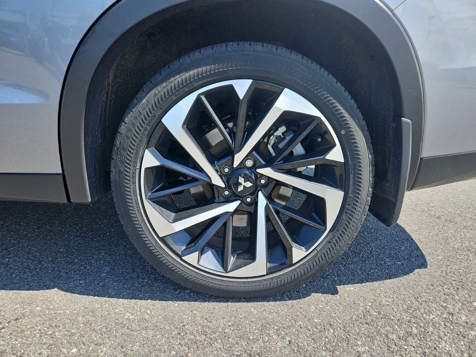 2023 Mitsubishi Outlander SE