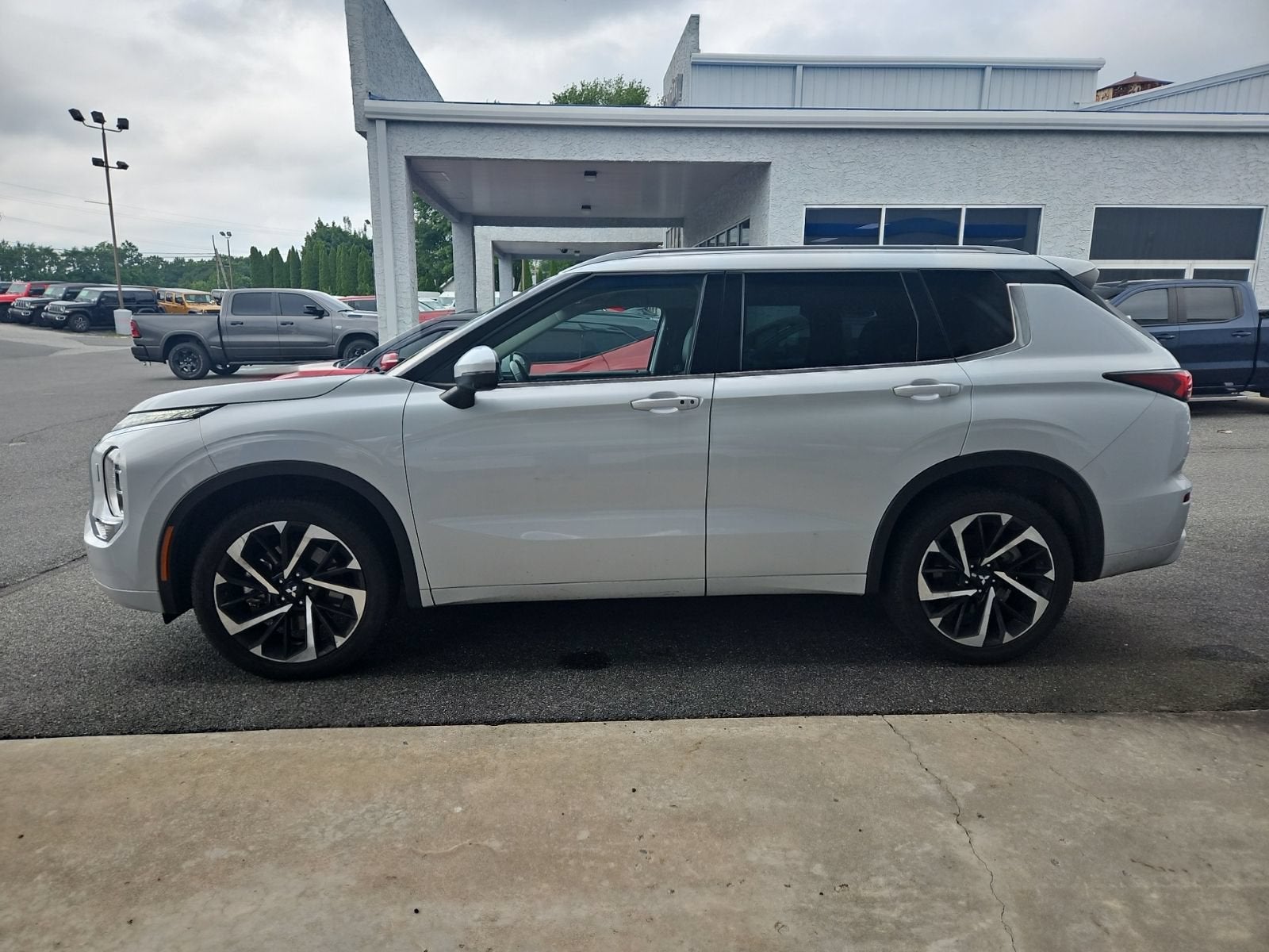 2022 Mitsubishi Outlander SEL