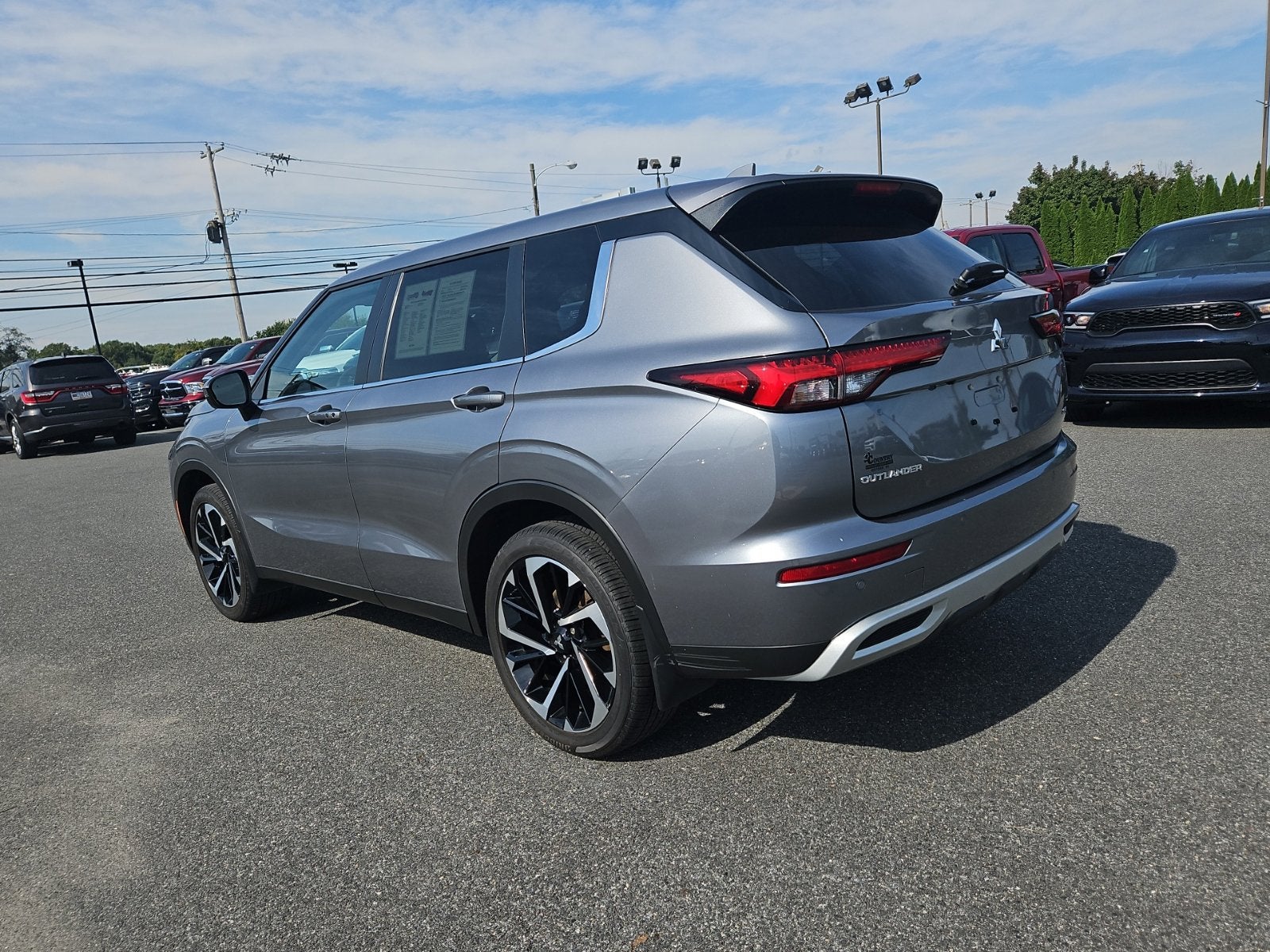 2024 Mitsubishi Outlander SE