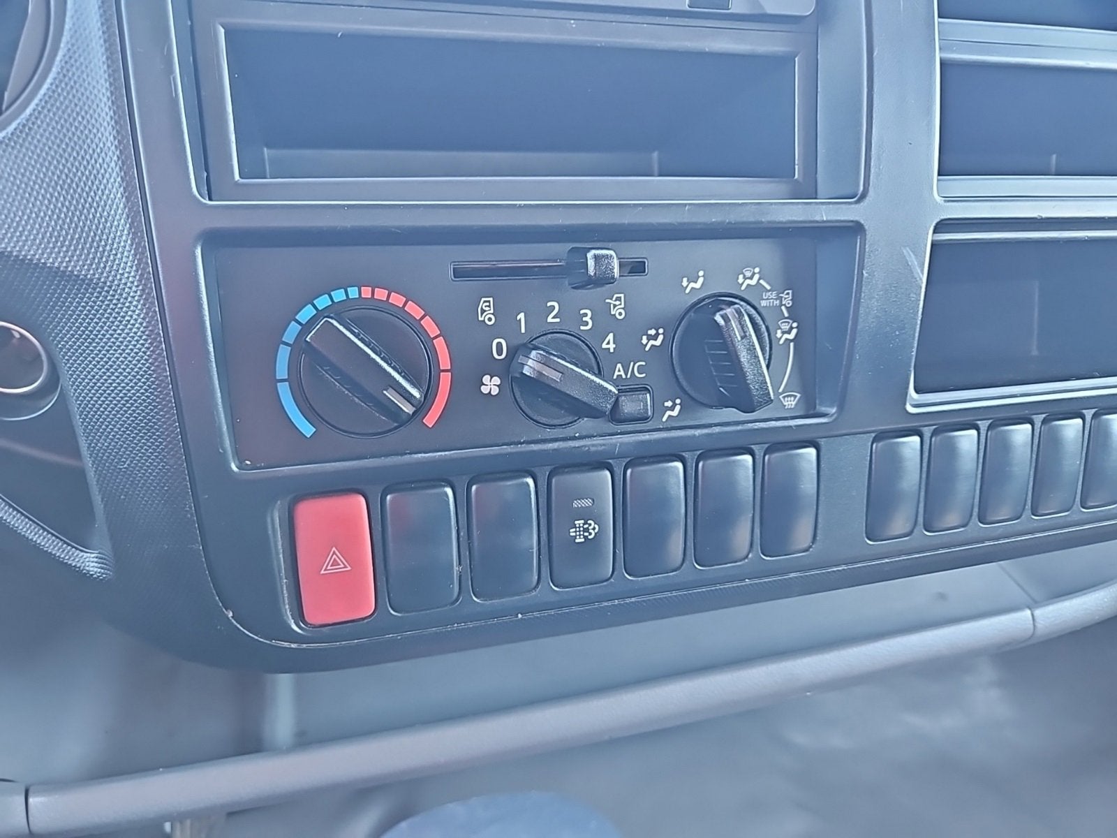 2020 HINO HINO 195 Base